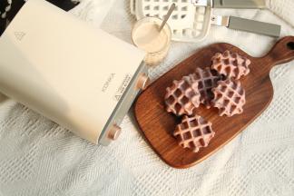 一杯牛奶，一块华夫饼，足矣，其余的留着小朋友放学回家，小点心！小巧一个，小朋友吃着正好。吃不完，密封打包即可！