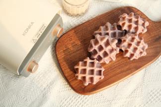 时间到，取出直接倒在冷凉架上冷凉即可！