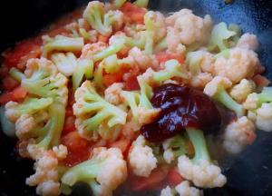 放入这道美味的灵魂酱料番茄酱