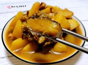 茄子入口即化鲜嫩爽口混搭土豆的软糯让人回味无穷