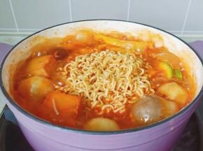 泡面煮熟就可以。