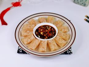 装盘，中间放上这盘蒜蓉酱。