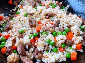 放入盐和味精调味均匀即可出锅享用