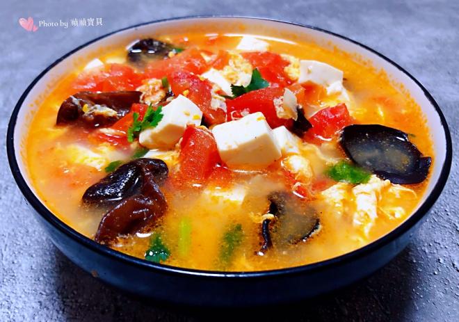 西红柿豆腐木耳蛋花汤