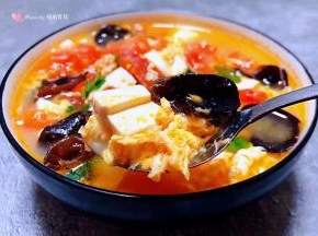 豆腐入口即化混搭着酸酸甜甜的西红柿汤汁好吃极了