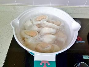 煮到馄饨浮起即可捞出【期间添加两次清水】