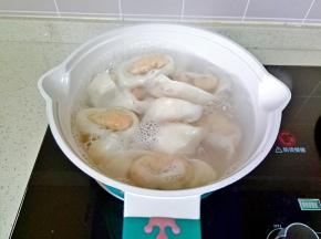 煮到馄饨浮起即可捞出【期间添加两次清水】