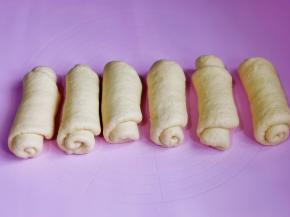 依次做好，盖上保鲜膜再次松弛10分钟。