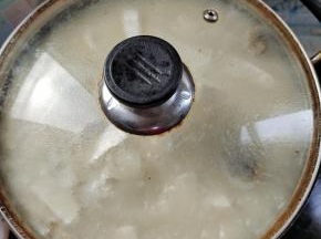 煮开，再继续小火慢炖半个小时！