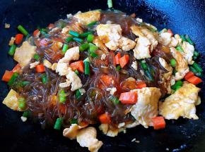 炒至食材完全入味即可出锅享用