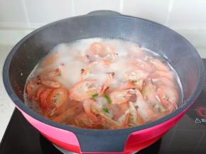 水开后转中小火，煮3分钟。