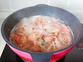 水开后转中小火，煮3分钟。