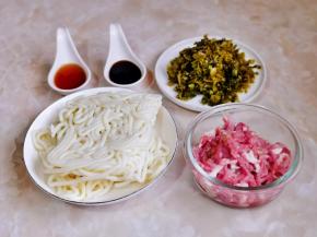 准备食材，两人份。