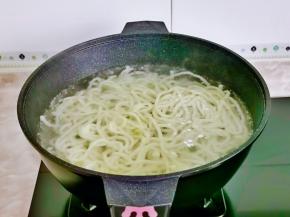 大火煮3分钟左右即可捞出。