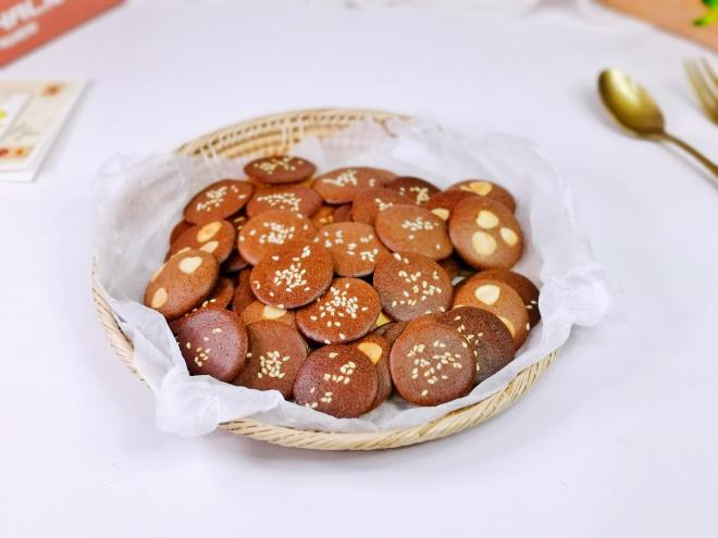 可可杏仁薄脆饼干