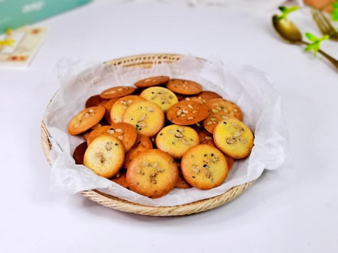 黑芝麻瓜子仁薄脆饼干