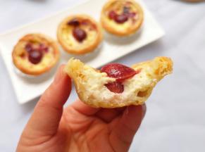 咬一口，滑嫩香甜，太好吃啦！ 