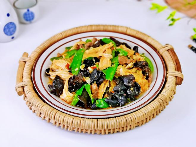荷兰豆腐竹炒木耳