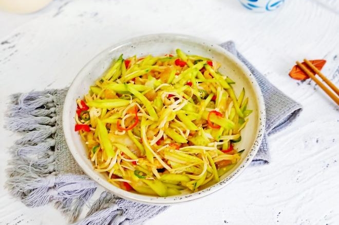 黄瓜凉拌金针菇