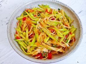 用筷子搅拌均匀。