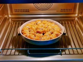 上锅蒸12分钟，焖2分钟。