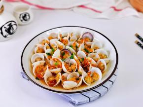 取出撒上葱花。