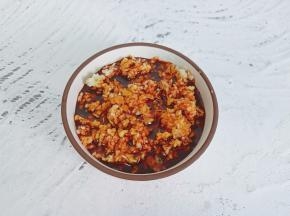 加点生抽调味，蘸着牛肉吃特别香。