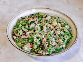 最后淋上一勺热油，充分搅拌均匀就好啦！