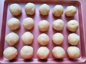 全部的土豆球包好。