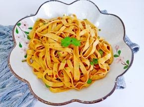 麻辣开胃的豆皮开动了！