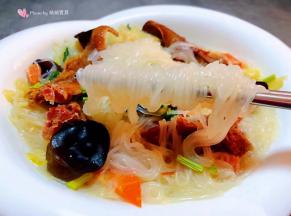 粉丝入口Q弹劲道混搭着腊鹅白菜鲜美的味道超级完美