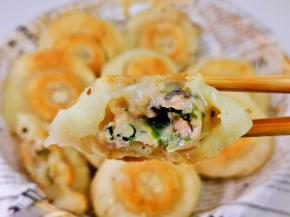 外脆里糯，内馅鲜美。