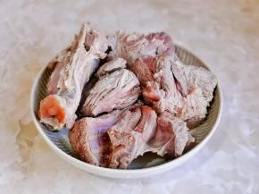 捞出用温水冲洗干净。