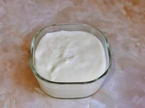 盛出装入器具中，冰箱冷藏2小时以上。