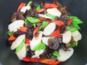 翻炒均匀即可。