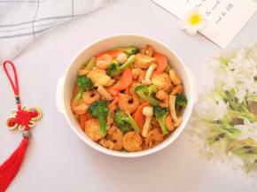 色香味俱全的三鲜鸡蛋豆腐出锅啦！