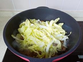 加入白菜丝。