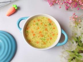 特别好吃的蔬菜小米粥，喜欢吃咸的还可以用盐和鸡粉调味。