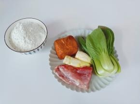 准备喜欢的配菜。