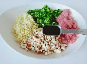 加上蚝油一勺。