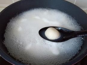 煮到糯米团浮起即可出锅。