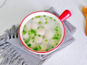 糯糯唧唧的糯米汤圆就做好了，咸味的馅料给你带来不一样的口感。