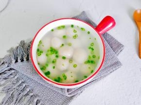 糯糯唧唧的糯米汤圆就做好了，咸味的馅料给你带来不一样的口感。