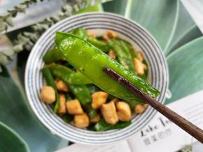 荷兰豆青翠可口。