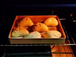 上下175度烤20分钟左右。（烤箱温度及时间仅供参考，具体根据自家烤箱性能另定）