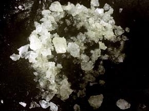 放入糖也可以添加一点点水中小火慢熬