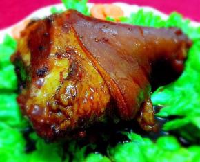 过年来上一盘这样的大猪肘子寓意吉祥讨个好彩头