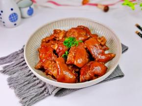 这样秘制卤猪蹄就好啦！