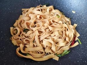 焖炒3分钟。