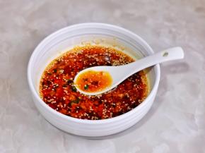 加一碗开水搅拌均匀。